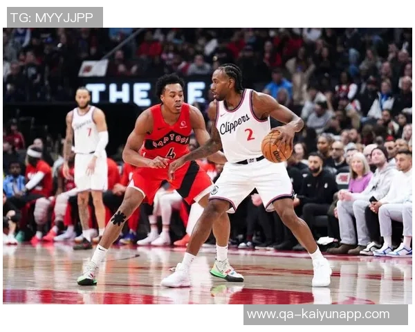 鲍威尔热火首秀表现抢眼28分9板4助比尔低迷仅得5分合力卡登25分