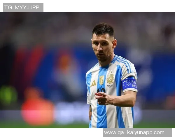 梅西挺身而出对抗肘击事件教育阿根廷老乡维护比赛公正