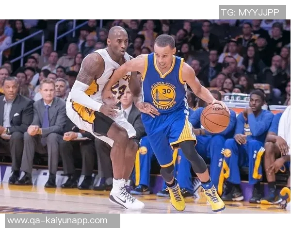 库里热身穿科比6代美国队PE国旗元素融合展现篮球精神与文化传承