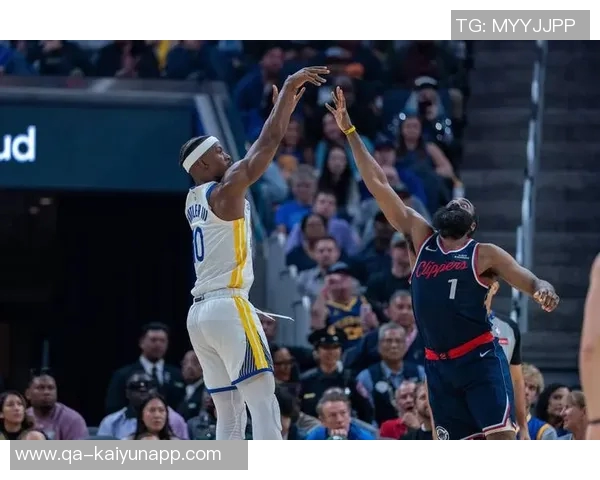 科尔安东尼盛赞字母特纳为顶尖前场球员掩护体验如同神仙般完美