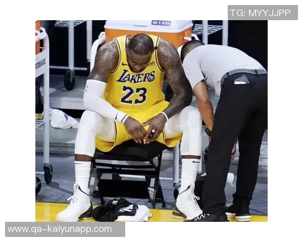 老詹生涯第23季首秀回顾晒照片队友前队友与新球鞋齐亮相